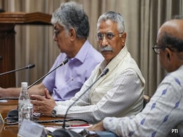 मणिपुर हिंसा में 'चीन' का हाथ...? पूर्व सेना प्रमुख नरवणे बोले- विद्रोहियों को मिल रही बाहरी मदद मणिपुर हिंसा में 'चीन' का हाथ...? पूर्व सेना प्रमुख नरवणे बोले- विद्रोहियों को मिल रही बाहरी मदद