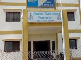 पत्नी छोड़ गई तो शख्स ने मां-बाप को ठहराया जिम्मेदार, बेरहम बेटे ने बेल्ट से की दोनों की पिटाई पत्नी छोड़ गई तो शख्स ने मां-बाप को ठहराया जिम्मेदार, बेरहम बेटे ने बेल्ट से की दोनों की पिटाई