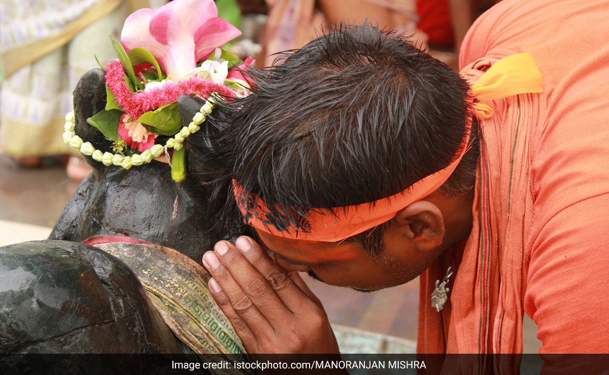 शिवजी से मांगनी है मुराद तो नंदी महराज बनेंगे जरिया, सावन में नंदी पर जल अर्पित कर बस करें यह उपाय शिवजी से मांगनी है मुराद तो नंदी महराज बनेंगे जरिया, सावन में नंदी पर जल अर्पित कर बस करें यह उपाय