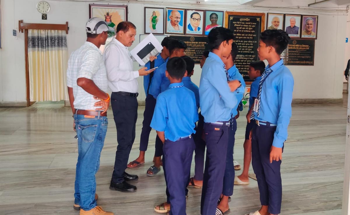 दयनीय है कांकेर में सरकारी छात्रावास की हालत , परेशान छात्र पहुंचे जिला मुख्यालय