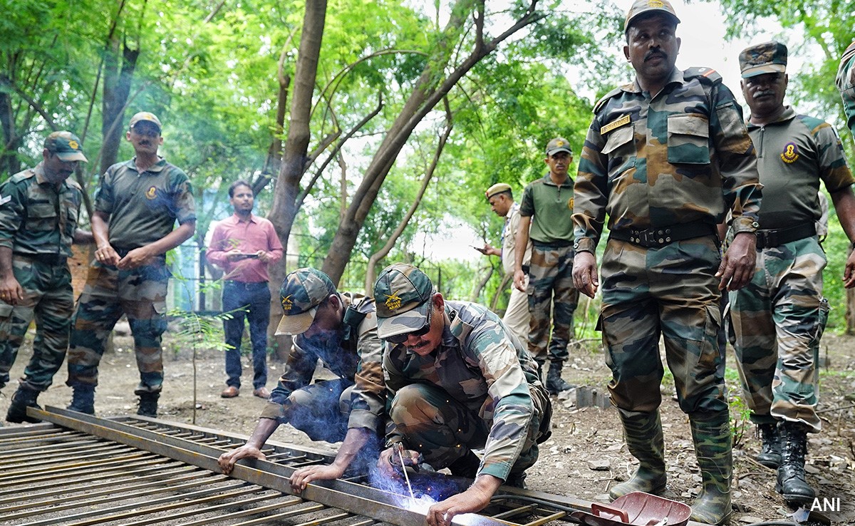 दिल्ली में यमुना उफान पर, सेना के मोर्चा संभालते कुछ यूं बदली तस्वीर