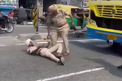 "I Catch Thieves, They Let Them Off For Money": Watch Cop's Unique Protest "I Catch Thieves, They Let Them Off For Money": Watch Cop's Unique Protest