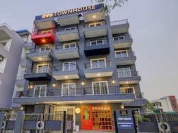 OYO Customer Sleeps On Railway Platform After Made To Leave Hotel And Relocate Twice