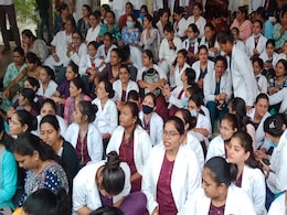 मध्यप्रदेश में 10 सूत्री मांगों को लेकर नर्सिंग स्टाफ अनिश्चितकालिन हड़ताल पर, मरीज परेशान मध्यप्रदेश में 10 सूत्री मांगों को लेकर नर्सिंग स्टाफ अनिश्चितकालिन हड़ताल पर, मरीज परेशान