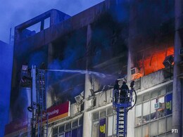 Fire Breaks Out On 9th Floor Of Building In Delhi's Barakhamba Road Fire Breaks Out On 9th Floor Of Building In Delhi's Barakhamba Road