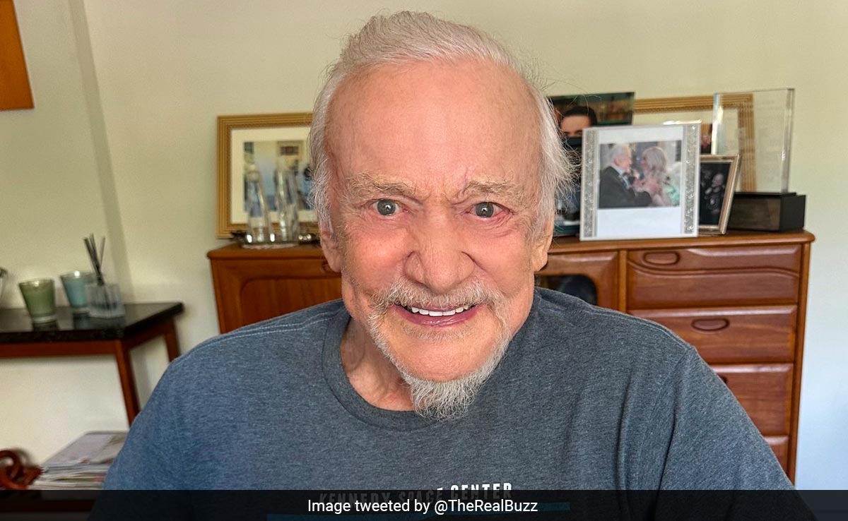 Buzz Aldrin, Second Man On Moon, Celebrates Apollo 11 Anniversary With Steak And Eggs
