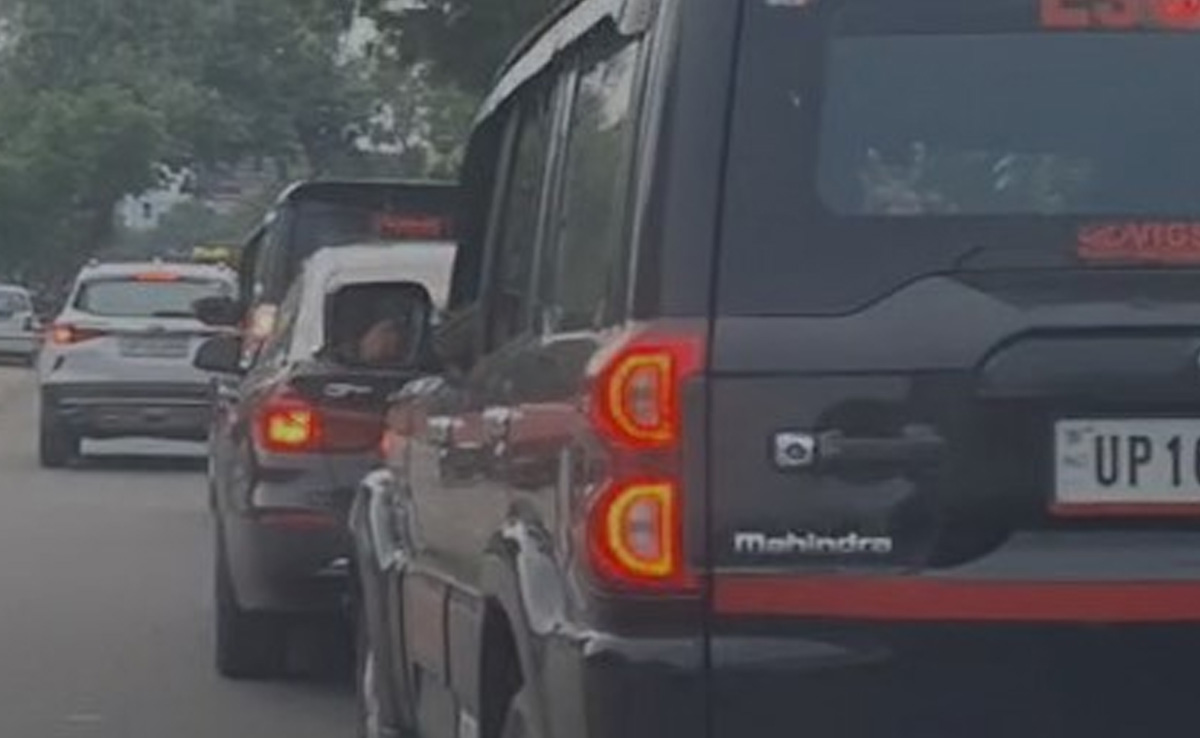 एस्कॉर्ट वाहनों और बाउंसर के साथ भौकाल बनाना कारोबारी को पड़ा भारी, ट्रैफिक पुलिस ने काटा चालान