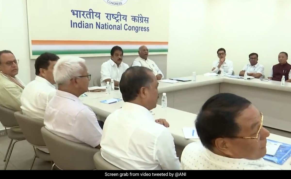 विधानसभा चुनाव के लिए कांग्रेस ने चुनावी रणनीति पर की चर्चा, बैठक में शामिल हुए 25 पर्यवेक्षक