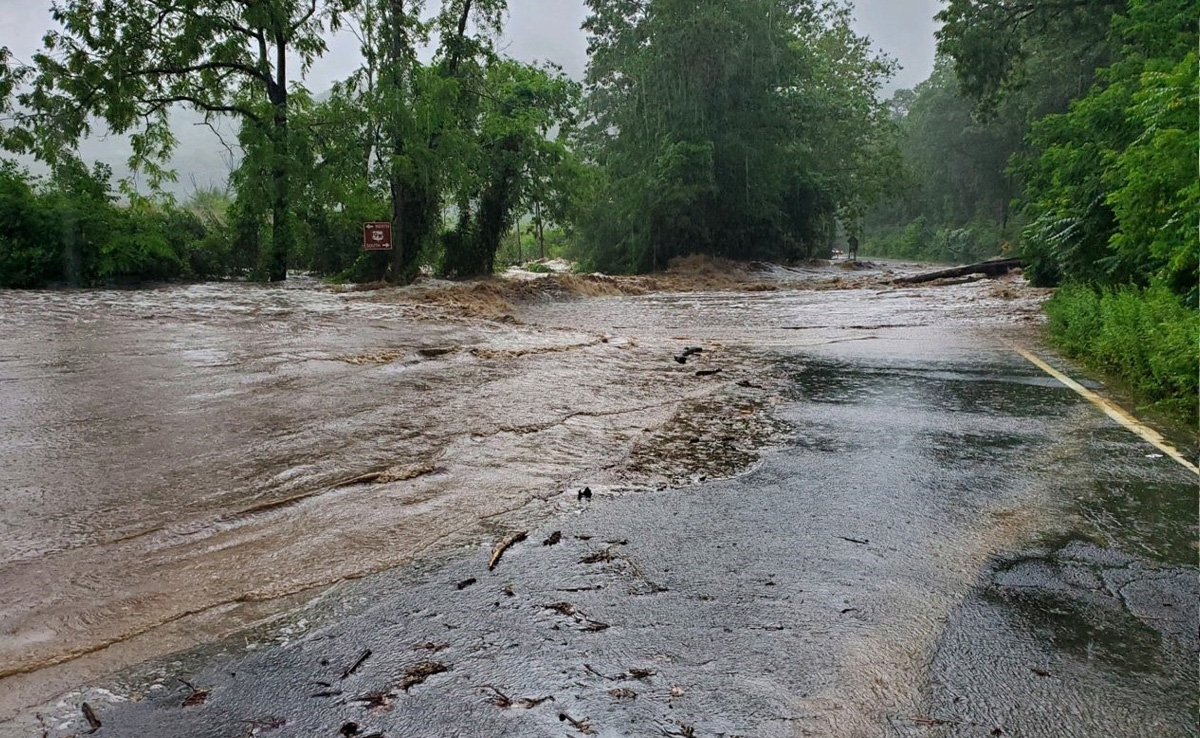 "Life Threatening" Floods Lash New York, Spark Emergency