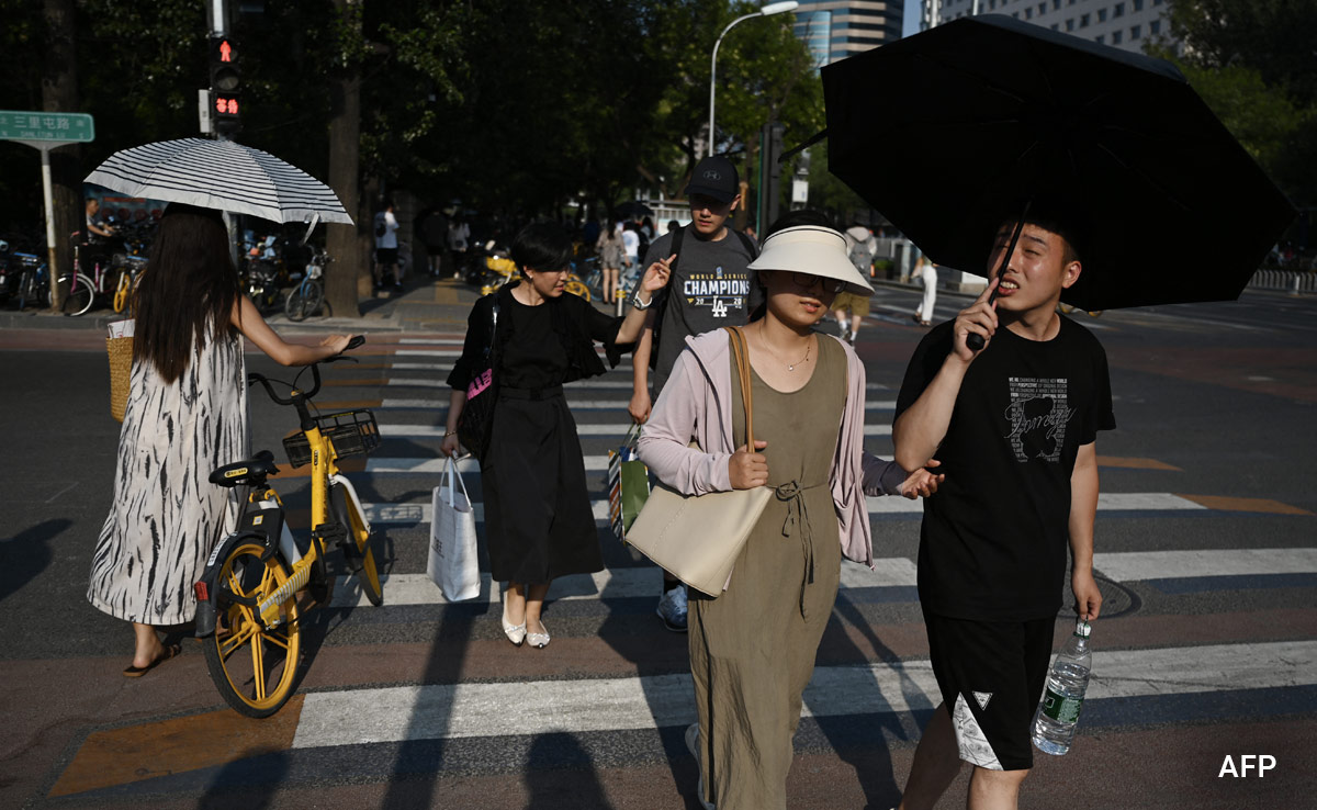 Beijing Swelters In Extreme Heat, Over 35 Degrees Recorded For 4 Weeks