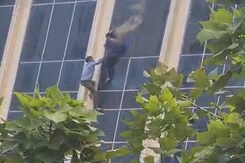 Fire At Shopping Complex In Greater Noida, Man Jump From Third Floor Fire At Shopping Complex In Greater Noida, Man Jump From Third Floor