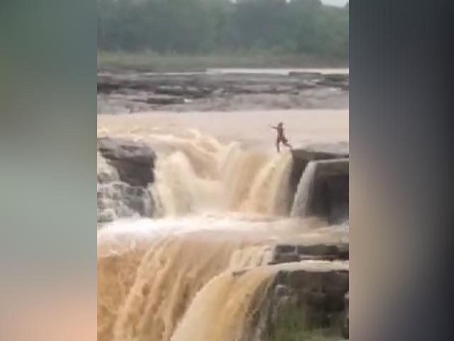 Video: Scolded By Parents Over Mobile Phone Use, Girl Jumps Into Waterfall