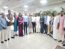 "क्या वे बंगाल का दौरा करेंगे": मणिपुर जा रहे I.N.D.I.A के सांसदों पर BJP का पलटवार "क्या वे बंगाल का दौरा करेंगे": मणिपुर जा रहे I.N.D.I.A के सांसदों पर BJP का पलटवार