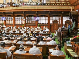 कर्नाटक: विधानसभा में हंगामे के बाद  BJP के 10 MLA निलंबित, स्पीकर के खिलाफ अविश्वास प्रस्ताव कर्नाटक: विधानसभा में हंगामे के बाद  BJP के 10 MLA निलंबित, स्पीकर के खिलाफ अविश्वास प्रस्ताव