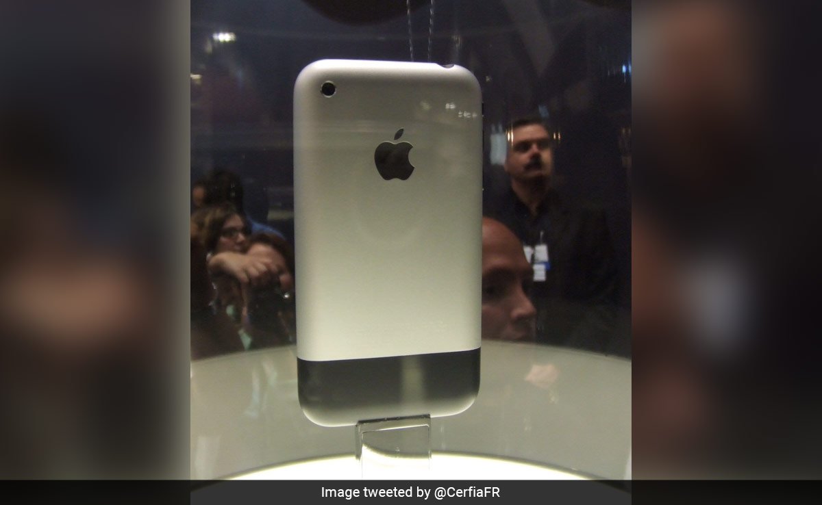 A First-Generation Apple iPhone Just Sold For Whopping Rs 1.3 Crore