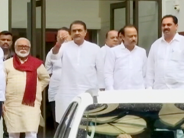 शरद पवार से मिले अजित पवार और उनके समर्थक विधायक, क्या एकजुट होगा NCP?