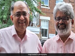 31 साल पुरानी दोस्ती ने जीता लोगों का दिल, लंदन में पाकिस्तानी दोस्त के साथ भारतीय शख्स की तस्वीर हुई वायरल 31 साल पुरानी दोस्ती ने जीता लोगों का दिल, लंदन में पाकिस्तानी दोस्त के साथ भारतीय शख्स की तस्वीर हुई वायरल