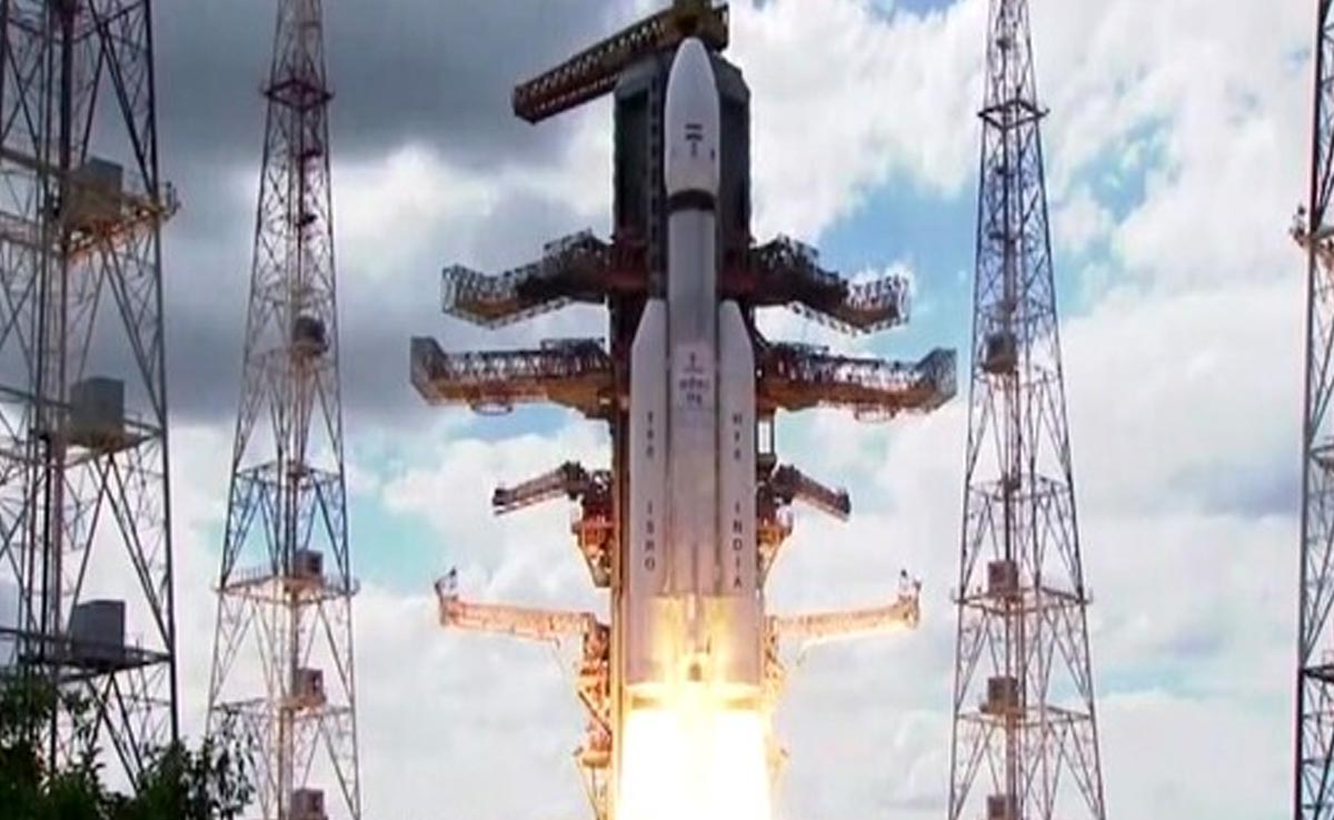 चंद्रयान-3 के सफल प्रक्षेपण होने पर देश भर से मिल रही है दुआएं, सोशल मीडिया पर लोग कर रहे रिएक्ट