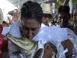 Mexican Mayor Gets Married To Crocodile To Bring Fortune To His People Mexican Mayor Gets Married To Crocodile To Bring Fortune To His People