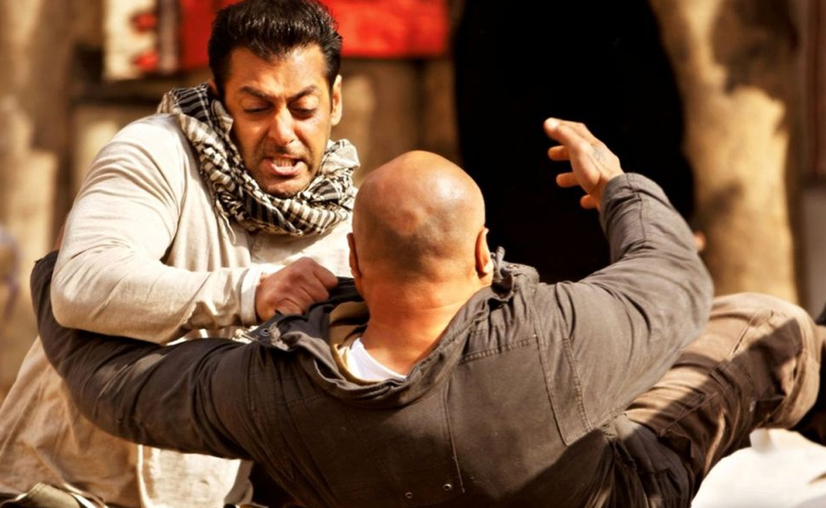 हॉलीवुड से कम नहीं है इन स्पाई थ्रिलर एक्शन मूवीज का देसी एक्शन, शाहरुख से लेकर सलमान तक ने मचा दिया है धमाल