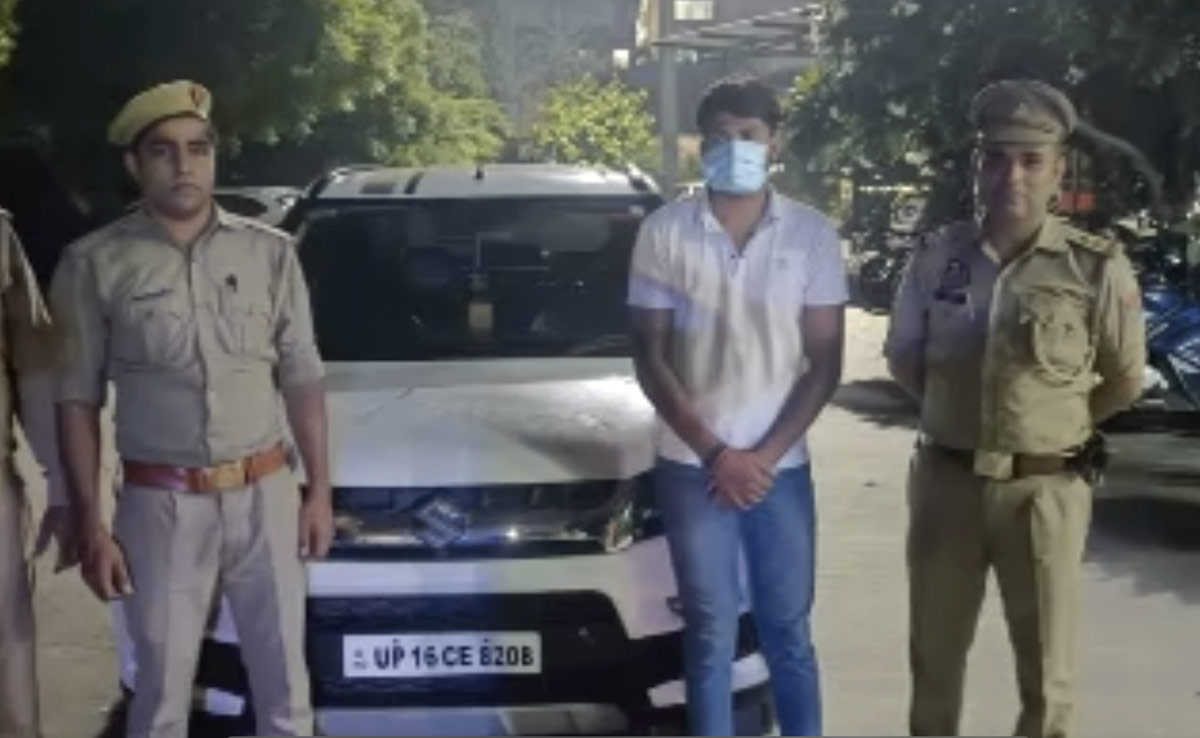 VIDEO: कार चालक ने युवक को पहले पीछे से मारी टक्कर, बोनट पर 500 मीटर तक घसीटता रहा