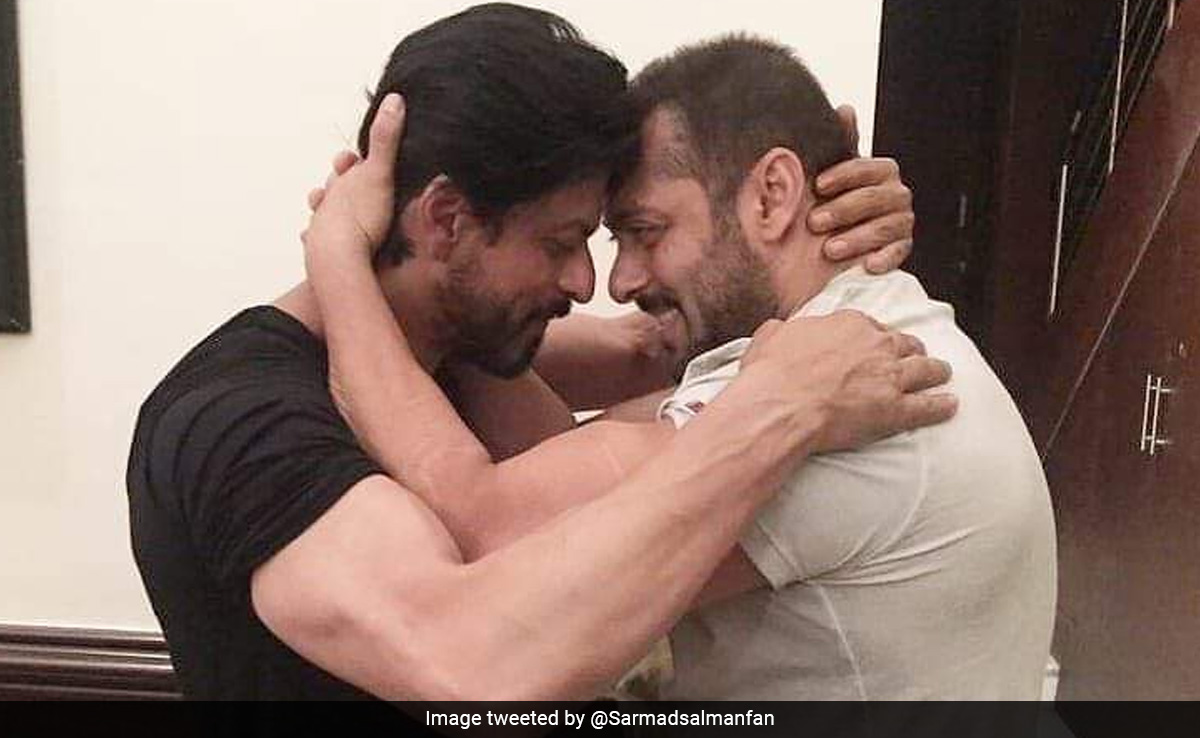 <i>Karan-Arjun </i> To <i>Jawaan </i> Tweets, Shah Rukh And Salman Khan's Bond <i> Pyaar Ka Bandhan Hai </i>