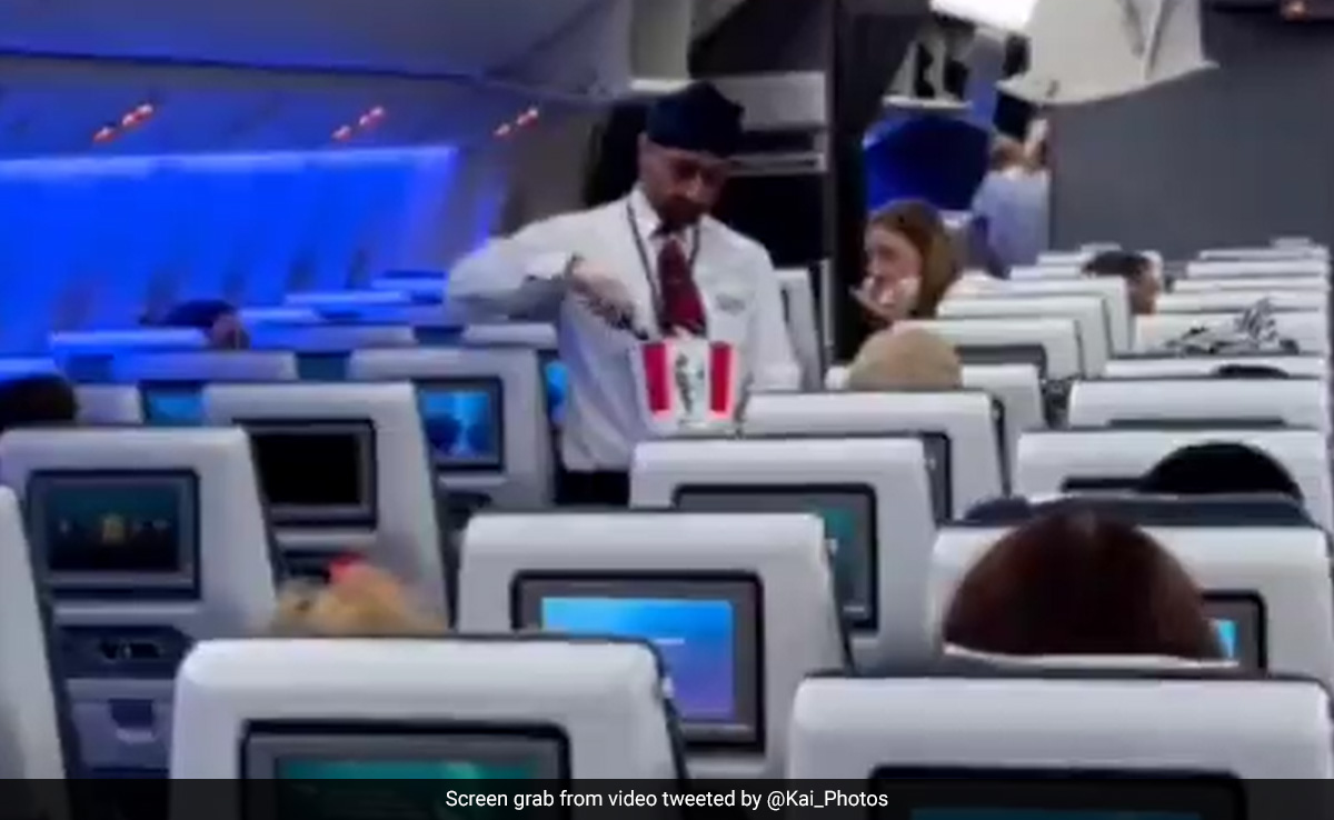 "We Had To Wing It": British Airways Serves KFC To Passengers After Catering Issue
