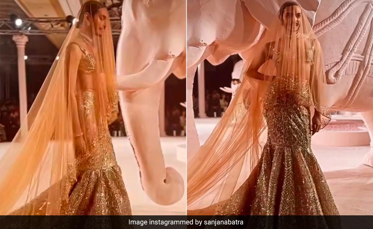 Besides Kiara Advani, This Male Model In A Gold <i>Lehenga</i> Won Many Hearts At Falguni Shane Peacock's Show
