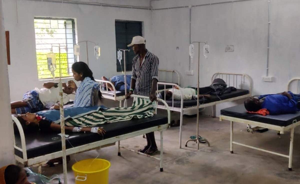 जशपुर में जंगली मशरूम खाने से 15 लोग बीमार, दो की हालत गंभीर जशपुर में जंगली मशरूम खाने से 15 लोग बीमार, दो की हालत गंभीर