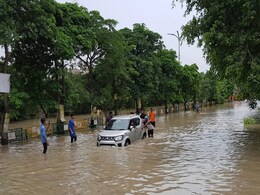 गाजियाबाद के ट्रोनिका सिटी इलाके में यमुना का पानी घुसने से सैकड़ों फैक्ट्रियां ठप गाजियाबाद के ट्रोनिका सिटी इलाके में यमुना का पानी घुसने से सैकड़ों फैक्ट्रियां ठप