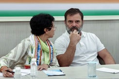 NCP में टूट और JDU में भगदड़ की आशंका पर कांग्रेस रख रही नजर, दिख रही संभावना NCP में टूट और JDU में भगदड़ की आशंका पर कांग्रेस रख रही नजर, दिख रही संभावना