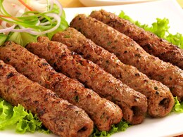 Hosting A Weekend Dinner? Treat Your Guests To These 5 Delicious Seekh Kebabs