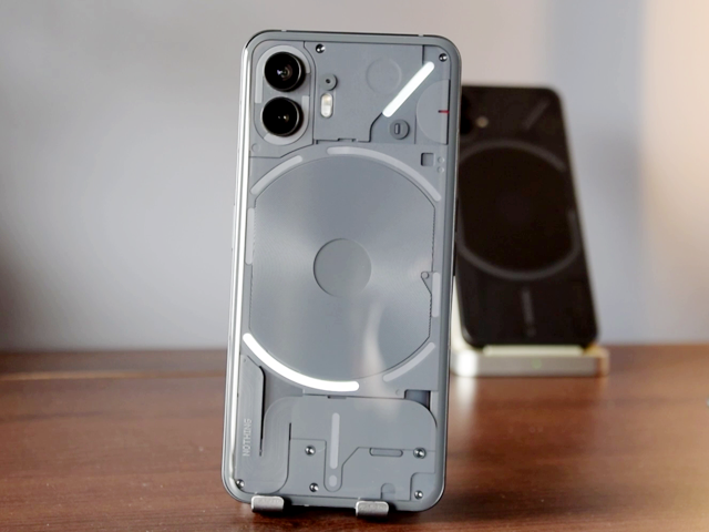 Nothing Phone 2 Unboxing & First Look: Sticking to the Formula