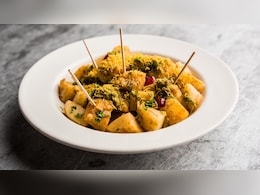 New Year Special Aloo Chaat Recipe: घर पर कर रहे हैं पार्टी, तो मेहमानों के लिए जरूर बनाएं चटपटा आलू चाट