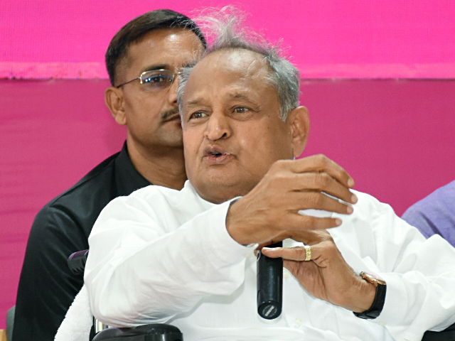 हमारा भारत : क्या महिला सुरक्षा पर घिर गए हैं राजस्थान के मुख्यमंत्री अशोक गहलोत?