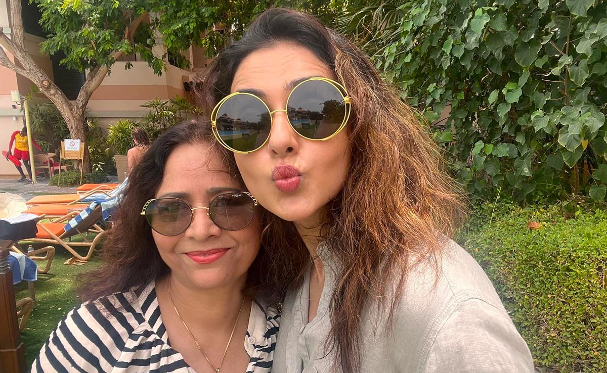Cake, Candles, And Joy: Rakul Preet Singh Celebrates Mom's 60th Birthday In Dubai