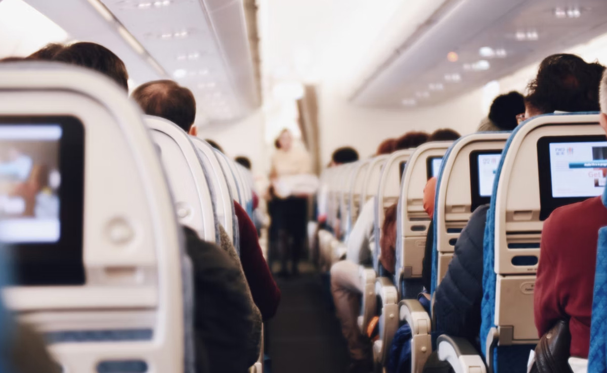 Woman Refused To Switch Plane Seats To Let Mother Sit Next To Children, Internet Divided