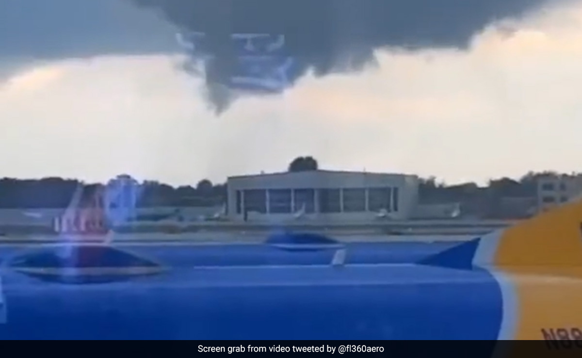 Multiple Tornadoes Touch Down Across Chicago Area, Halt Air Traffic