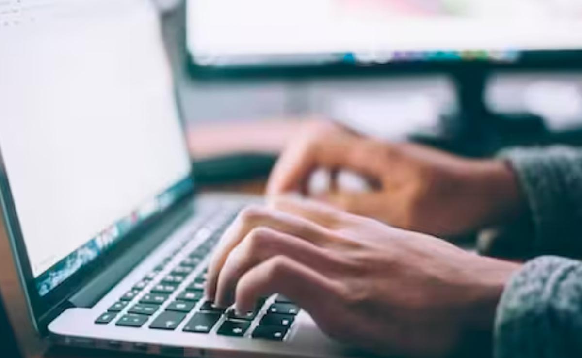 AI की मदद लेकर बुरा फंसा IIT ग्रेजुएट, कवर लेटर की गलती देख बोले यूजर्स- फेल हो गया कोड