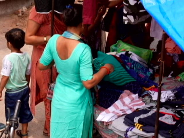 Ahmedabad's <i>Ravivari</i> Market Gives A New Home To Old Clothes