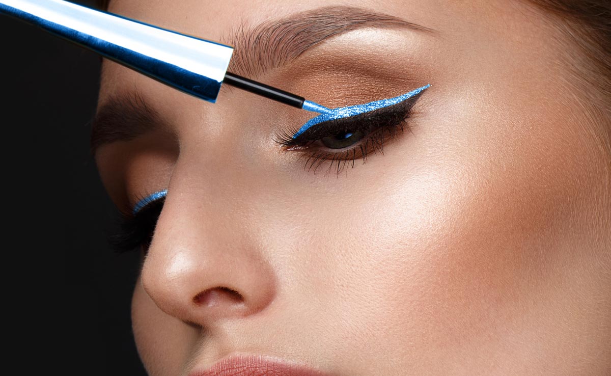 इन 5 कलरफुल आईलाइनर के साथ अपने लुक को बनाएं और भी स्टाइलिश और पाएं 7% तक के रिवार्ड्स