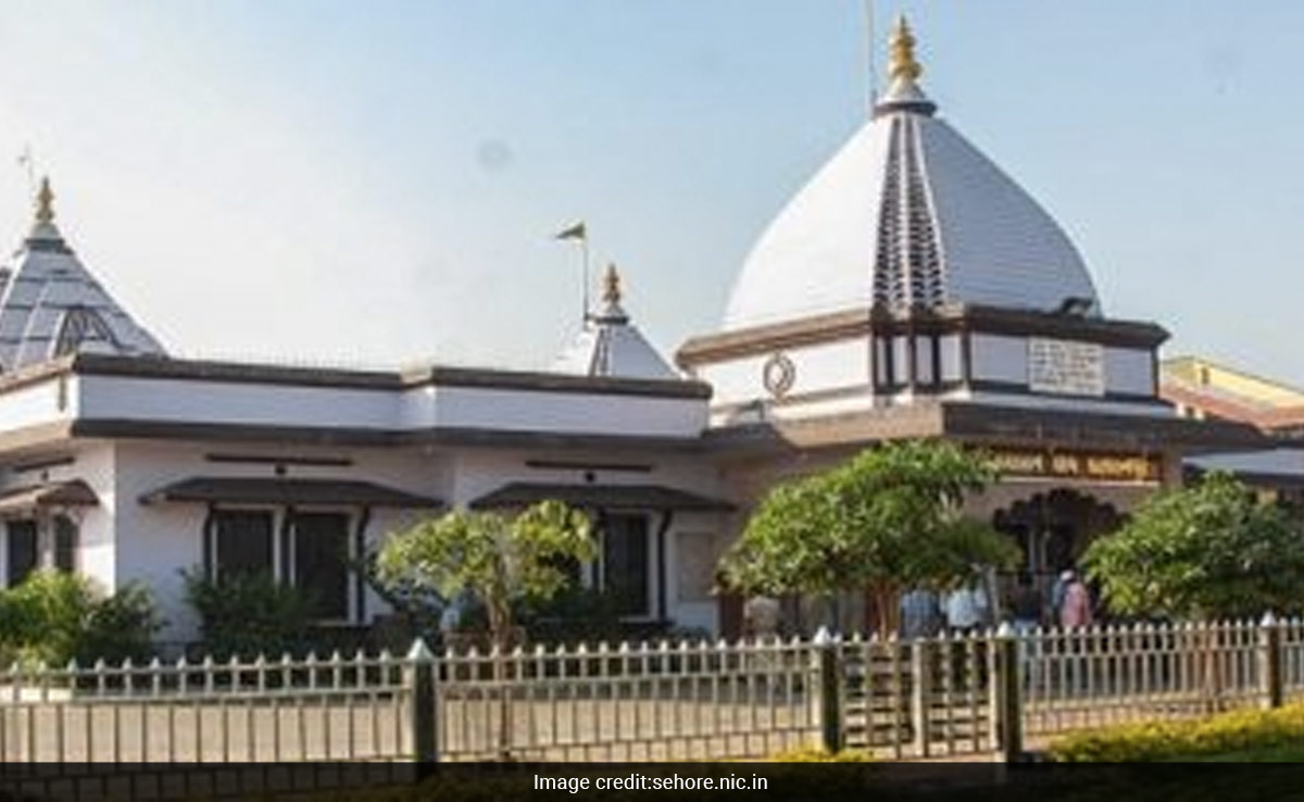 Navratri 2023 : इस मंदिर में 400 सालों से जल रही अखंड ज्योति, दूर-दूर से पहुंचते हैं लोग