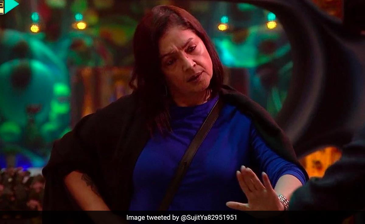 <i>Bigg Boss OTT 2 </i>: Pooja Bhatt Reacts To Abhishek Malhan's <i>"Ladki Hai Toh Izzat..." </i> Comment