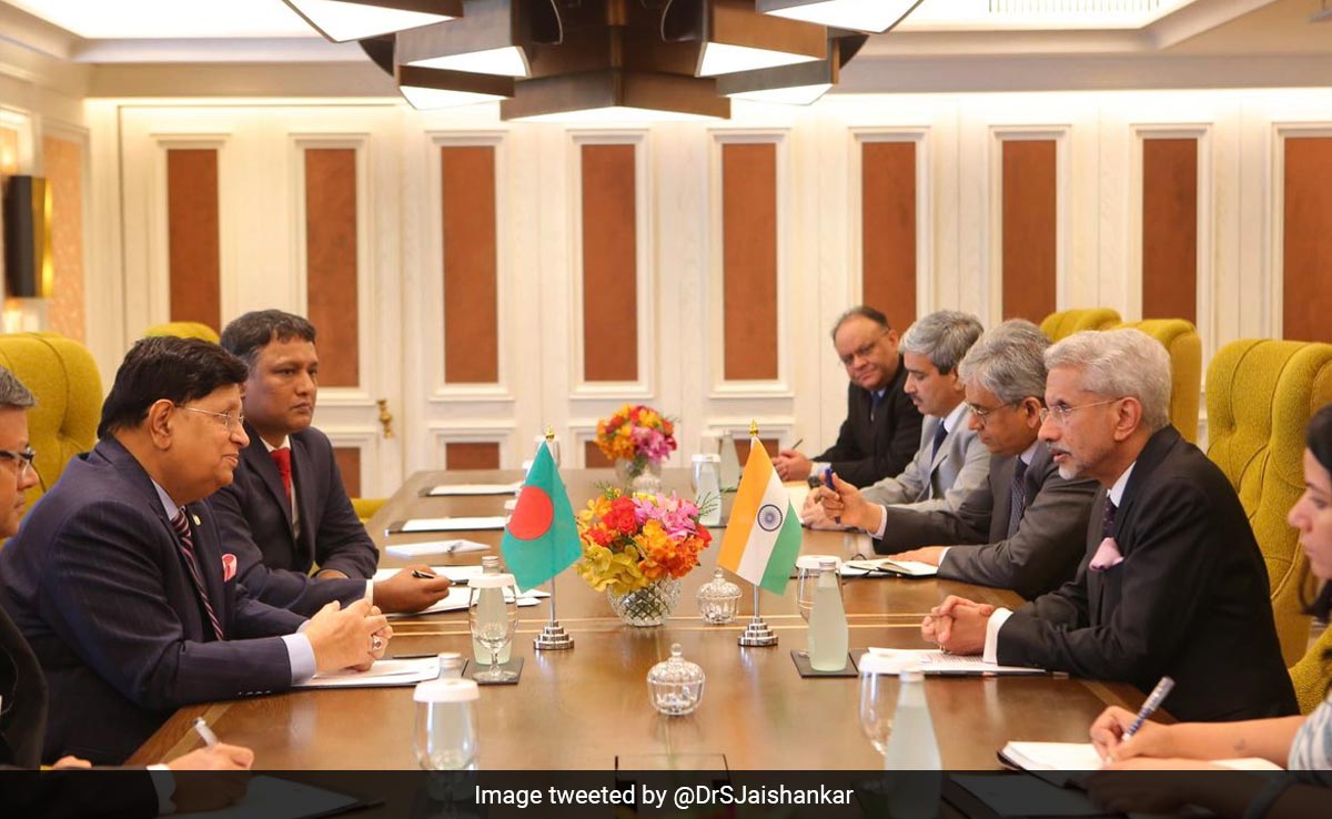 S Jaishankar Meets Foreign Ministers Of Nepal, Bangladesh In Thailand