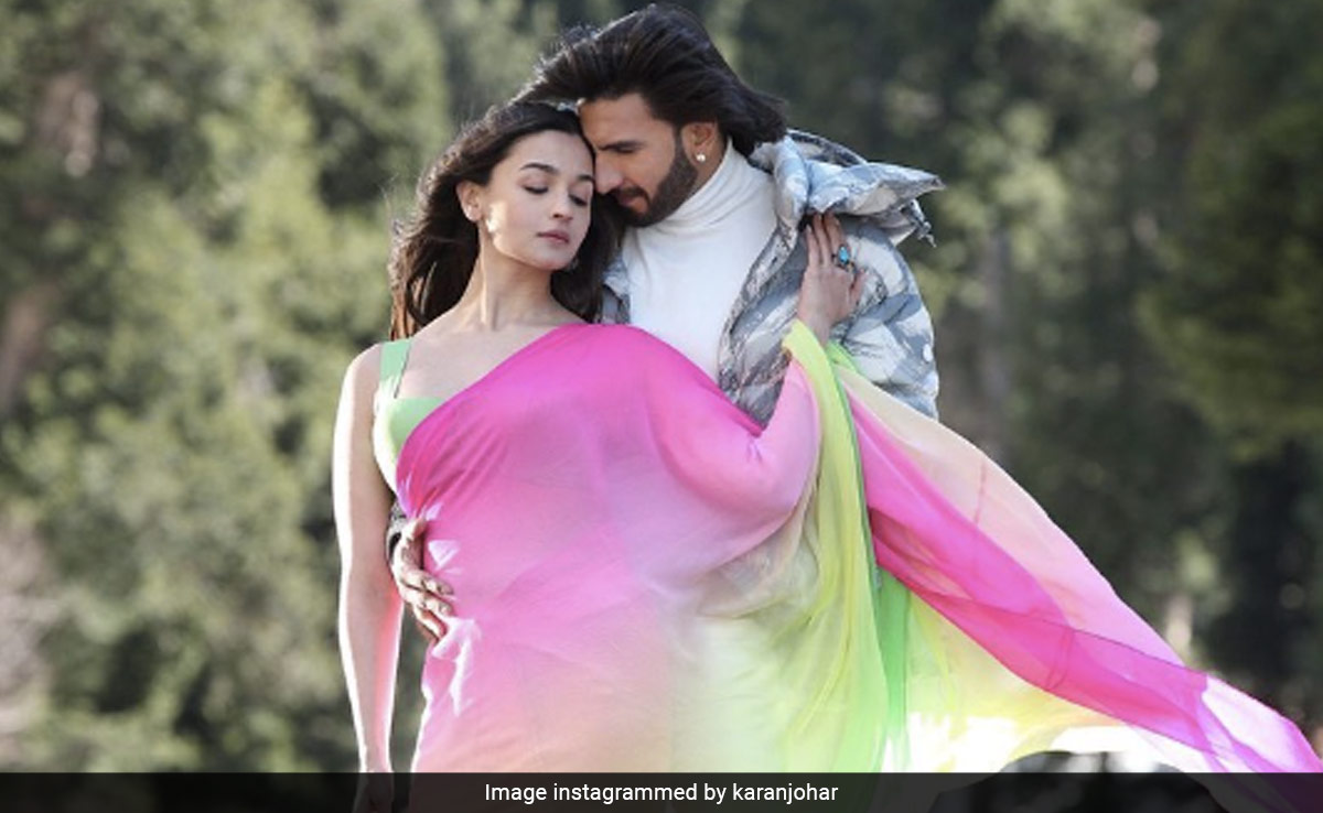 <i>Rocky Aur Rani Kii Prem Kahaani</i> Box Office Collection Day 1: KJo's Film Mints Rs 11.10 Crore