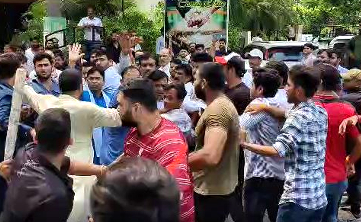 मध्यप्रदेश: कांग्रेस की गुटबाजी फिर आई सामने, ग्वालियर में पूर्व मंत्री के स्वागत में भारी हंगामा