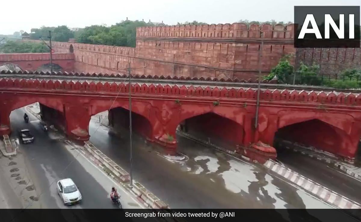 Traffic Returns To Normal Near Red Fort After Days Due To Floods