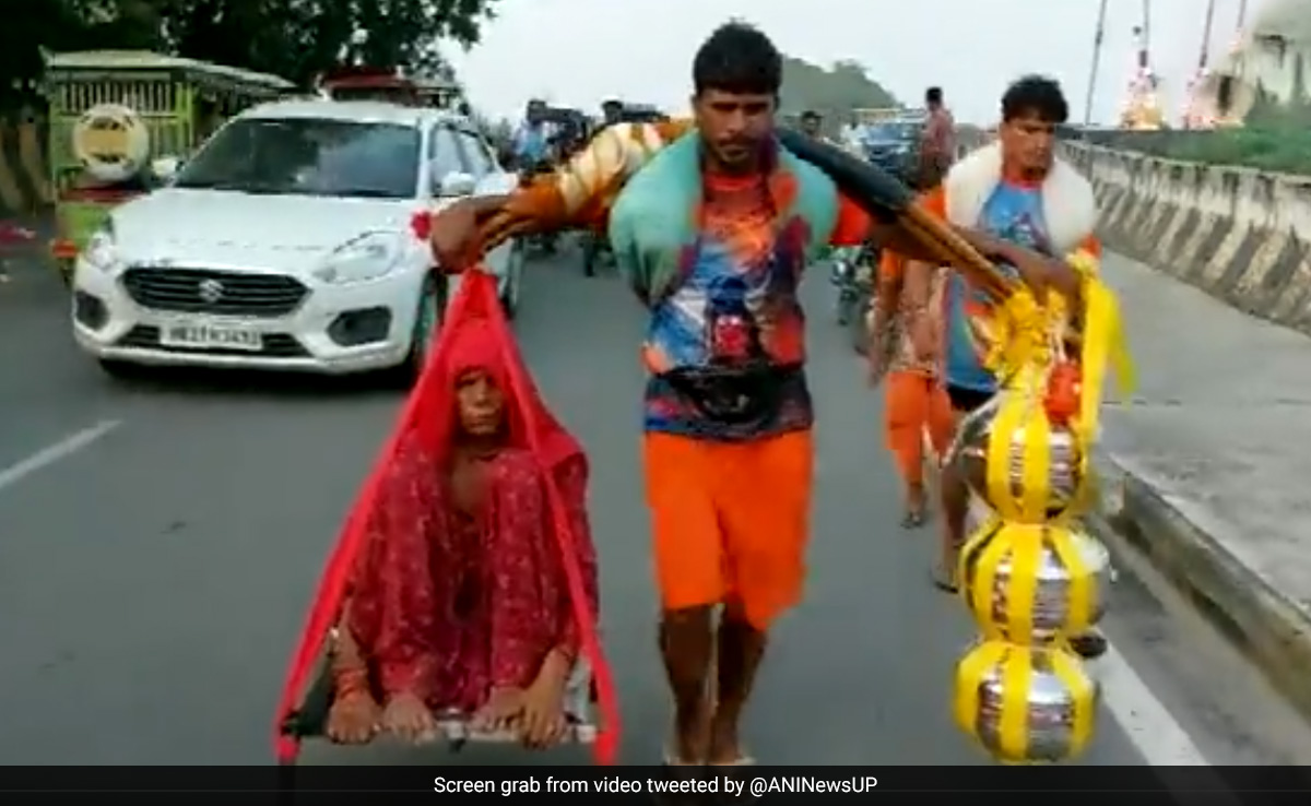Kanwar Yatra 2023: Man Carries Mother On Shoulder In Haridwar, Internet Delighted