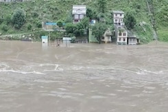 Water Levels Rise, Roads Cave-In As Rain Batters Jammu And Kashmir Water Levels Rise, Roads Cave-In As Rain Batters Jammu And Kashmir
