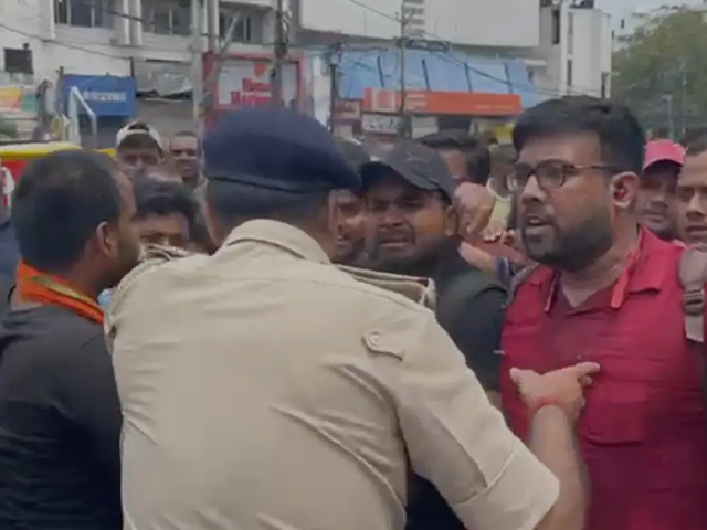 बिहार सरकार के डोमिसाइल नीति के विरोध में सड़क पर उतरे शिक्षक अभ्‍यर्थी